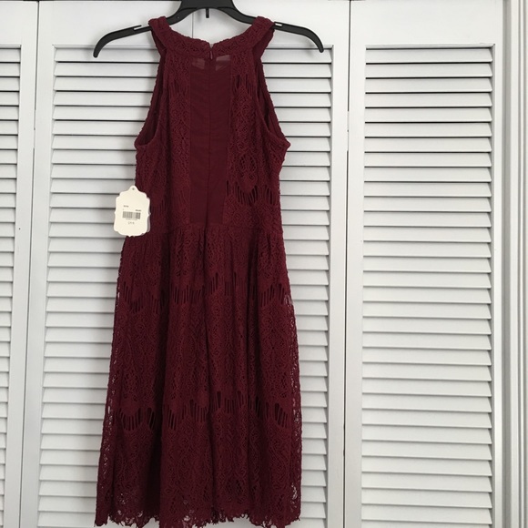 Alfred State Lace Dress Maroon Color Size S - Picture 6 of 11